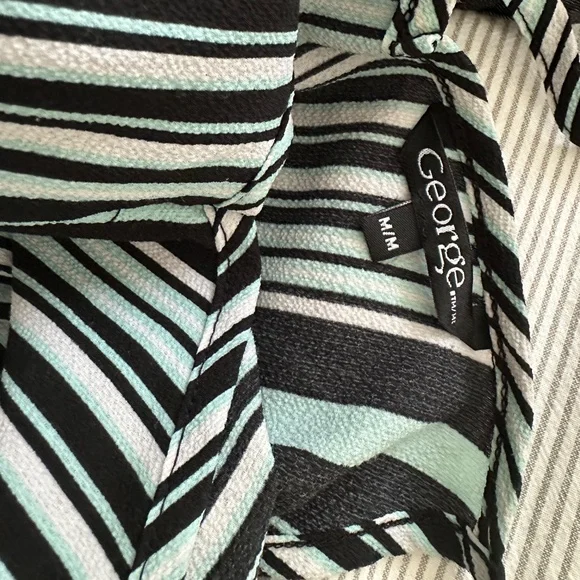 Dress - Picture 5 of 5